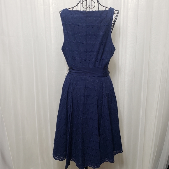 BB Dakota NWT Sz 8 Navy Eyelet Fit & Flare Dress - Picture 9 of 16